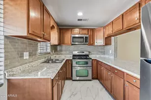 5618 N 35th Dr, Phoenix, AZ 85019 - Photo 11