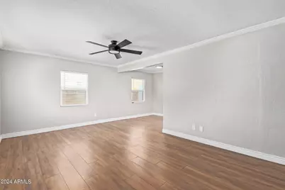 527 E Whitton Avenue, Phoenix, AZ 85012 - Photo 9