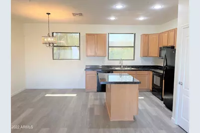 112 W Milada Drive, Phoenix, AZ 85041 - Photo 9