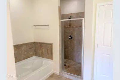 112 W Milada Drive, Phoenix, AZ 85041 - Photo 5