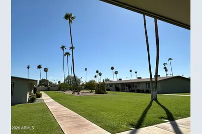 10856 W Santa Fe Drive, Sun City, AZ 85351 - Photo 23