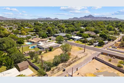 5704 N 11th Avenue #-, Phoenix, AZ 85013 - Photo 9