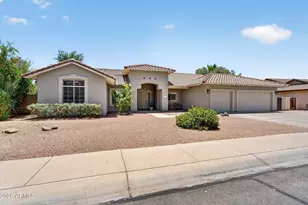 902 N Oxford Ln, Chandler, AZ 85225 - Photo 3