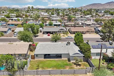 2401 W Echo Lane, Phoenix, AZ 85021 - Photo 37