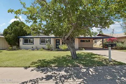 2401 W Echo Lane, Phoenix, AZ 85021 - Photo 1