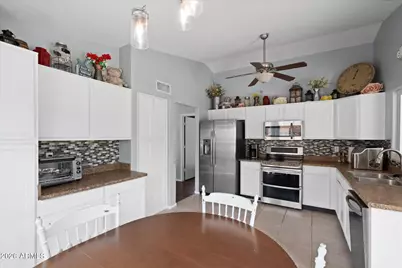 4052 W Villa Linda Drive, Glendale, AZ 85310 - Photo 5