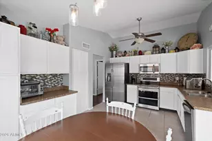 4052 W Villa Linda Dr, Glendale, AZ 85310 - Photo 5