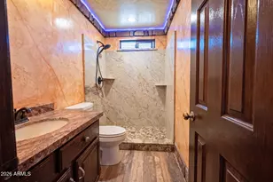 3452 N 67th Dr, Phoenix, AZ 85033 - Photo 9