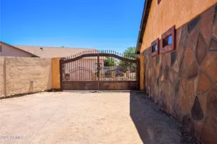 3452 N 67th Dr, Phoenix, AZ 85033 - Photo 7