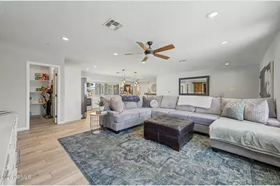 2802 E Mission Lane, Phoenix, AZ 85028 - Photo 9