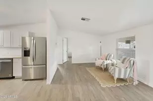 555 W Warner Rd, Chandler, AZ 85225 - Photo 9