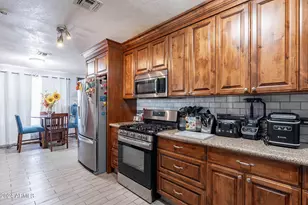 2022 W Aster Dr, Phoenix, AZ 85029 - Photo 9