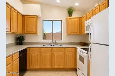 10032 W Devonshire Drive, Arizona City, AZ 85123 - Photo 3