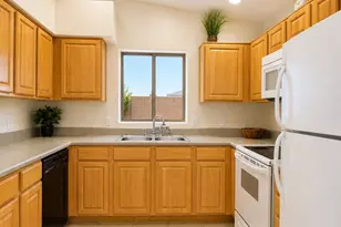 10032 W Devonshire Dr, Arizona City, AZ 85123 - Photo 3