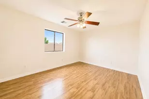 10032 W Devonshire Dr, Arizona City, AZ 85123 - Photo 9