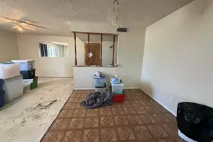 6420 W College Dr, Phoenix, AZ 85033 - Photo 3