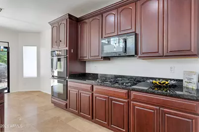 8809 S 10th Drive, Phoenix, AZ 85041 - Photo 11