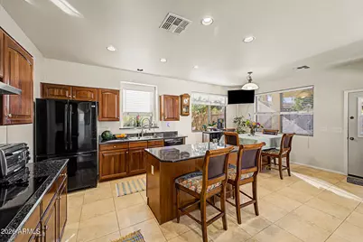 946 W Gascon Road, San Tan Valley, AZ 85143 - Photo 5