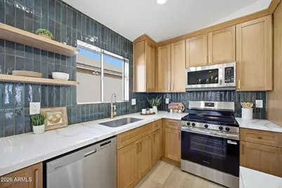 2712 E Anderson Drive, Phoenix, AZ 85032 - Photo 9