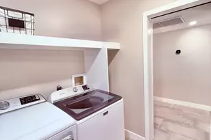 2645 E Vista Dr, Phoenix, AZ 85032 - Photo 9