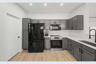 5207 W Paradise Drive, Glendale, AZ 85304 - Photo 5