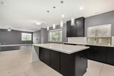 23111 N 40th Way, Phoenix, AZ 85050 - Photo 13