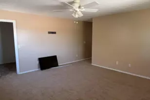 6037 S 30th Dr, Phoenix, AZ 85041 - Photo 7