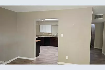 4208 E Montecito Avenue, Phoenix, AZ 85018 - Photo 5