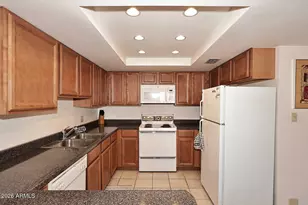 7910 E Camelback Rd, Scottsdale, AZ 85251 - Photo 11