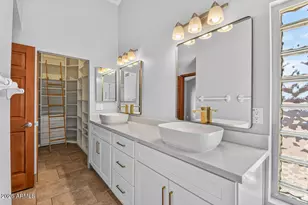 5735 E Campo Bello Dr, Scottsdale, AZ 85254 - Photo 27