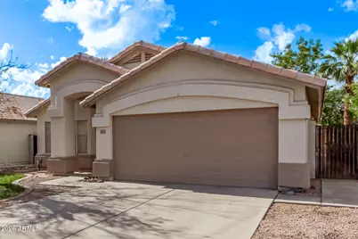 1077 W Laurel Avenue, Gilbert, AZ 85233 - Photo 1
