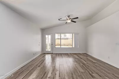 1077 W Laurel Avenue, Gilbert, AZ 85233 - Photo 7