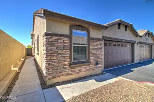 2725 E Mine Creek Rd, Phoenix, AZ 85024 - Photo 3