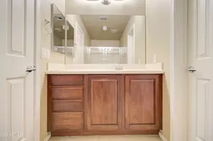 2725 E Mine Creek Rd, Phoenix, AZ 85024 - Photo 25