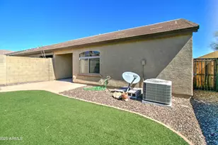 2725 E Mine Creek Rd, Phoenix, AZ 85024 - Photo 9