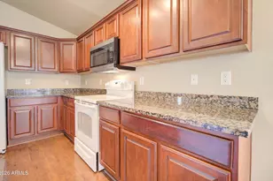 2725 E Mine Creek Rd, Phoenix, AZ 85024 - Photo 15