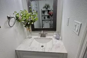 4210 W Country Gables Dr, Phoenix, AZ 85053 - Photo 95