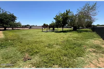 4210 W Country Gables Drive, Phoenix, AZ 85053 - Photo 37