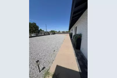 4210 W Country Gables Drive, Phoenix, AZ 85053 - Photo 7