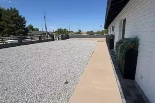 4210 W Country Gables Dr, Phoenix, AZ 85053 - Photo 7