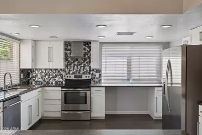 2544 E Commonwealth Circle, Chandler, AZ 85225 - Photo 11