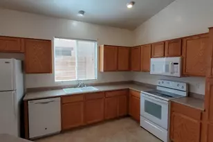 4043 S Vineyard Ave, Gilbert, AZ 85297 - Photo 5