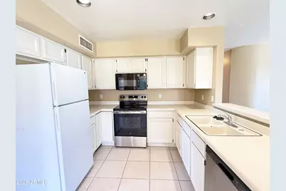 1425 E Chicago Circle, Chandler, AZ 85225 - Photo 11