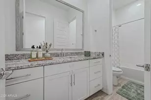 256 E Gemini Pl, Chandler, AZ 85249 - Photo 17