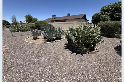 10346 W Mountain View Road, Sun City, AZ 85351 - Photo 31