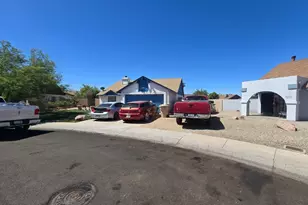 7225 W Tuckey Ln, Glendale, AZ 85303 - Photo 3