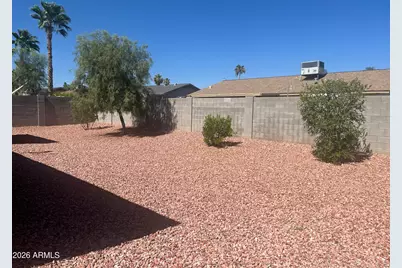 6502 W Mercer Lane, Glendale, AZ 85304 - Photo 11