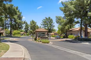 4113 E Paradise Dr, Phoenix, AZ 85028 - Photo 47