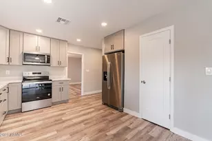 2318 E Lupine Ave, Phoenix, AZ 85028 - Photo 15