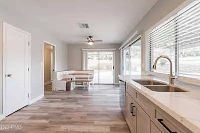 2318 E Lupine Avenue, Phoenix, AZ 85028 - Photo 13